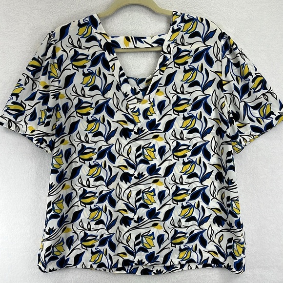 Halogen Women’s Blouse Top Size XL Blue/White/Yellow/Black Polyester Pullover - Picture 6 of 10